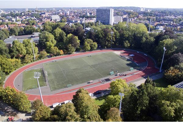 Renovatie kunststof atletiekpiste in PU - Sportinfrabouw NV